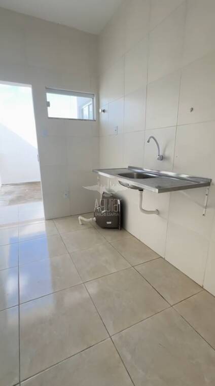 Casa à venda com 2 quartos, 61m² - Foto 14