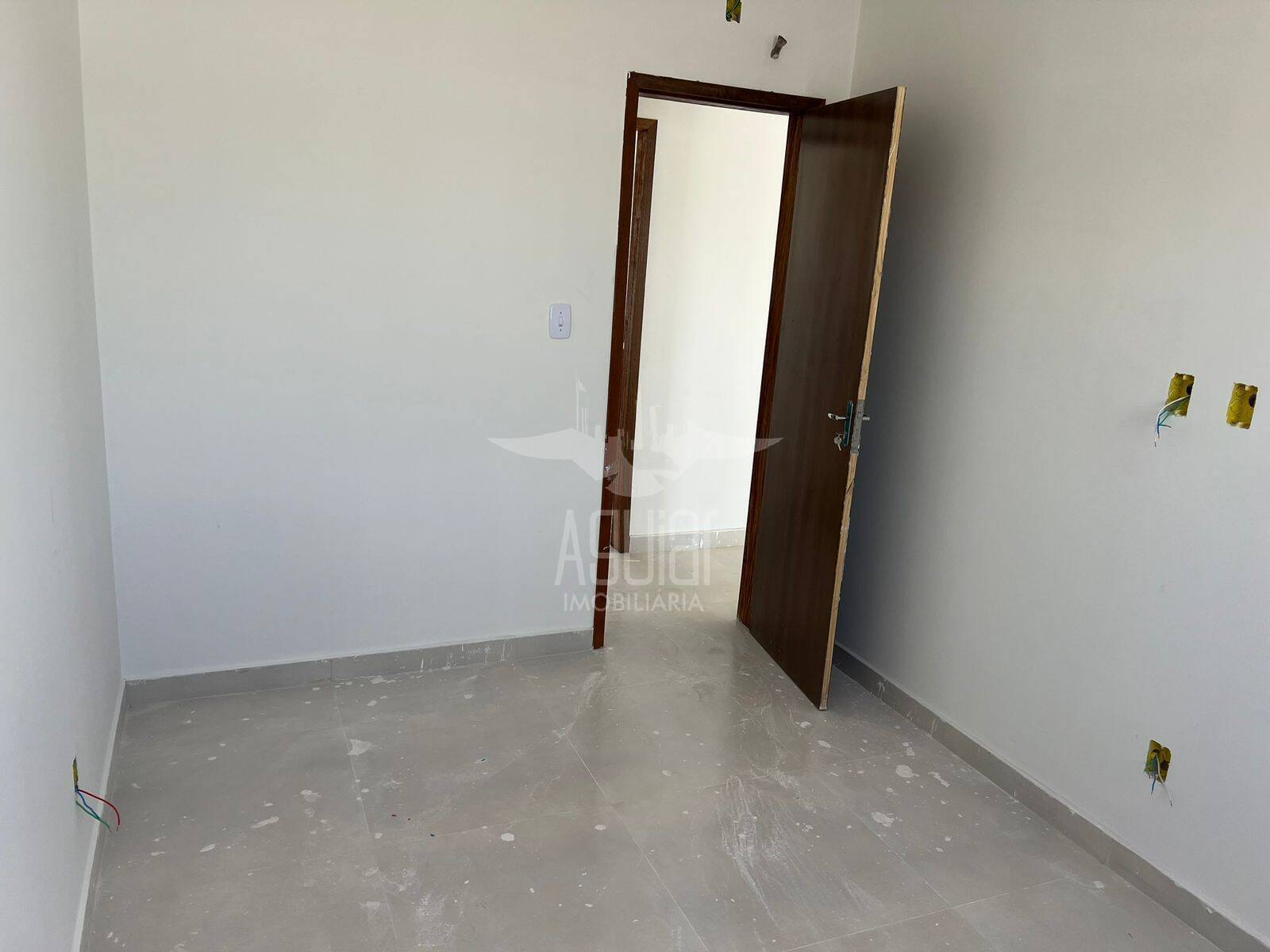 Casa à venda com 2 quartos, 56m² - Foto 9