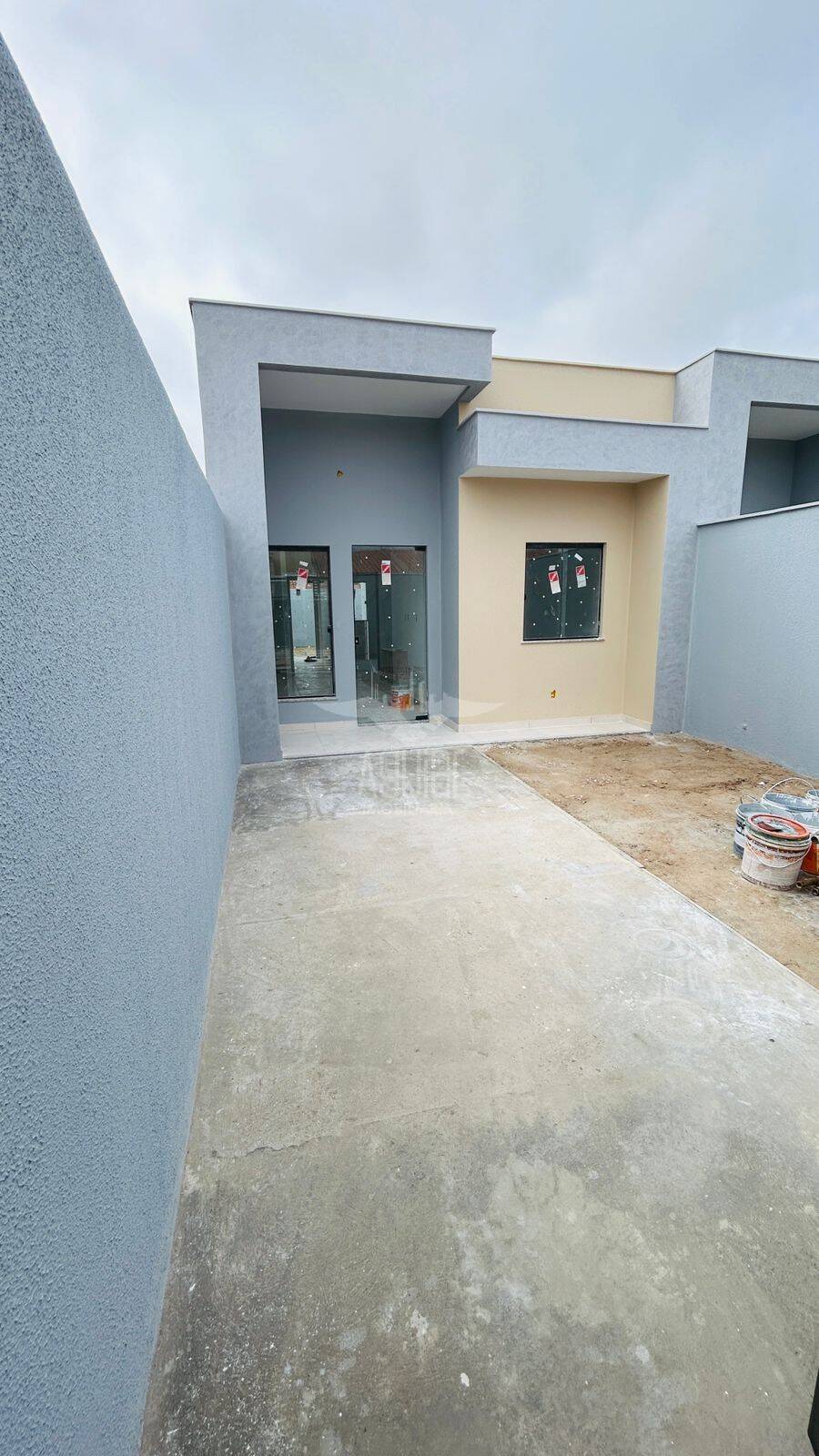 Casa à venda com 2 quartos, 61m² - Foto 1