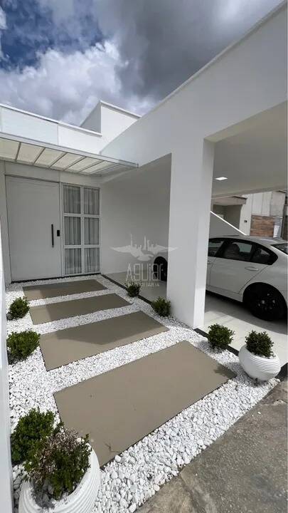 Casa à venda com 2 quartos, 130m² - Foto 2