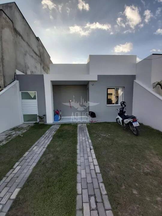 Casa à venda com 2 quartos, 45m² - Foto 1