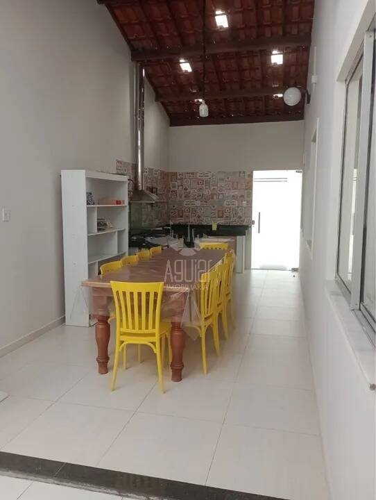 Casa à venda com 4 quartos, 180m² - Foto 3