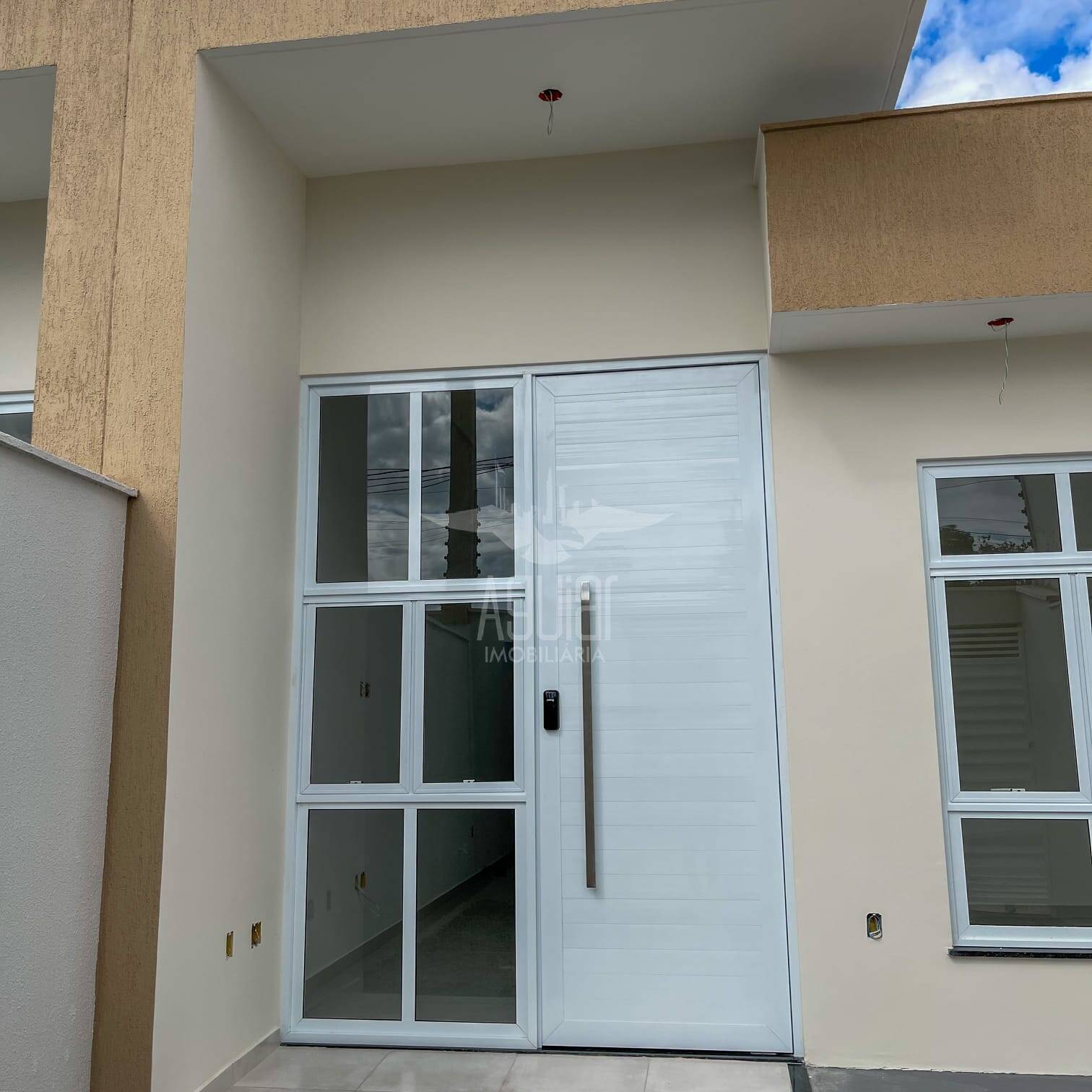 Casa à venda com 2 quartos, 68m² - Foto 2