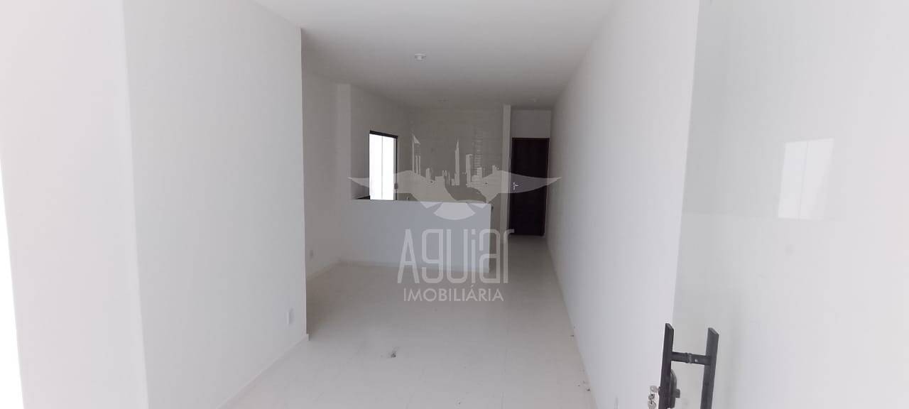 Casa à venda com 2 quartos, 65m² - Foto 3