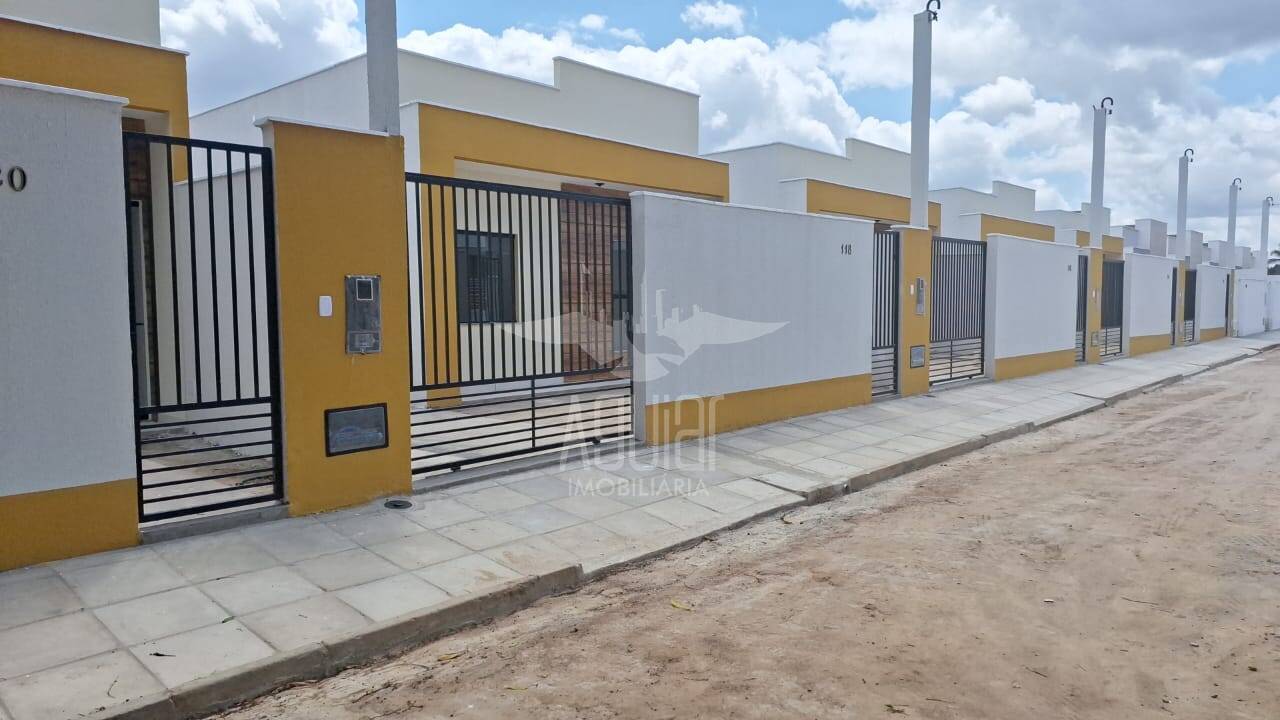 Casa à venda com 2 quartos, 52m² - Foto 1