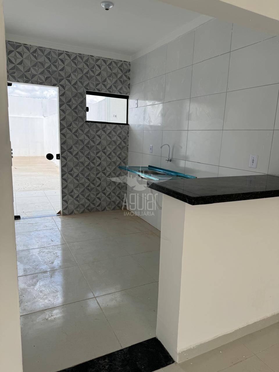 Casa à venda com 2 quartos, 59m² - Foto 4