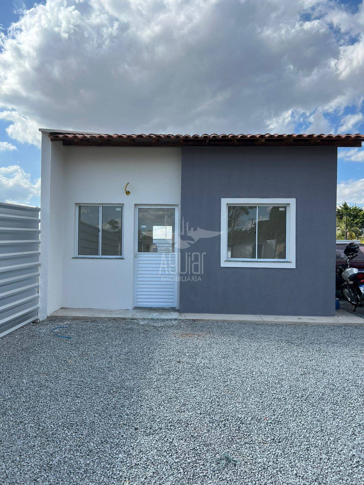 Casa à venda com 2 quartos, 40m² - Foto 1