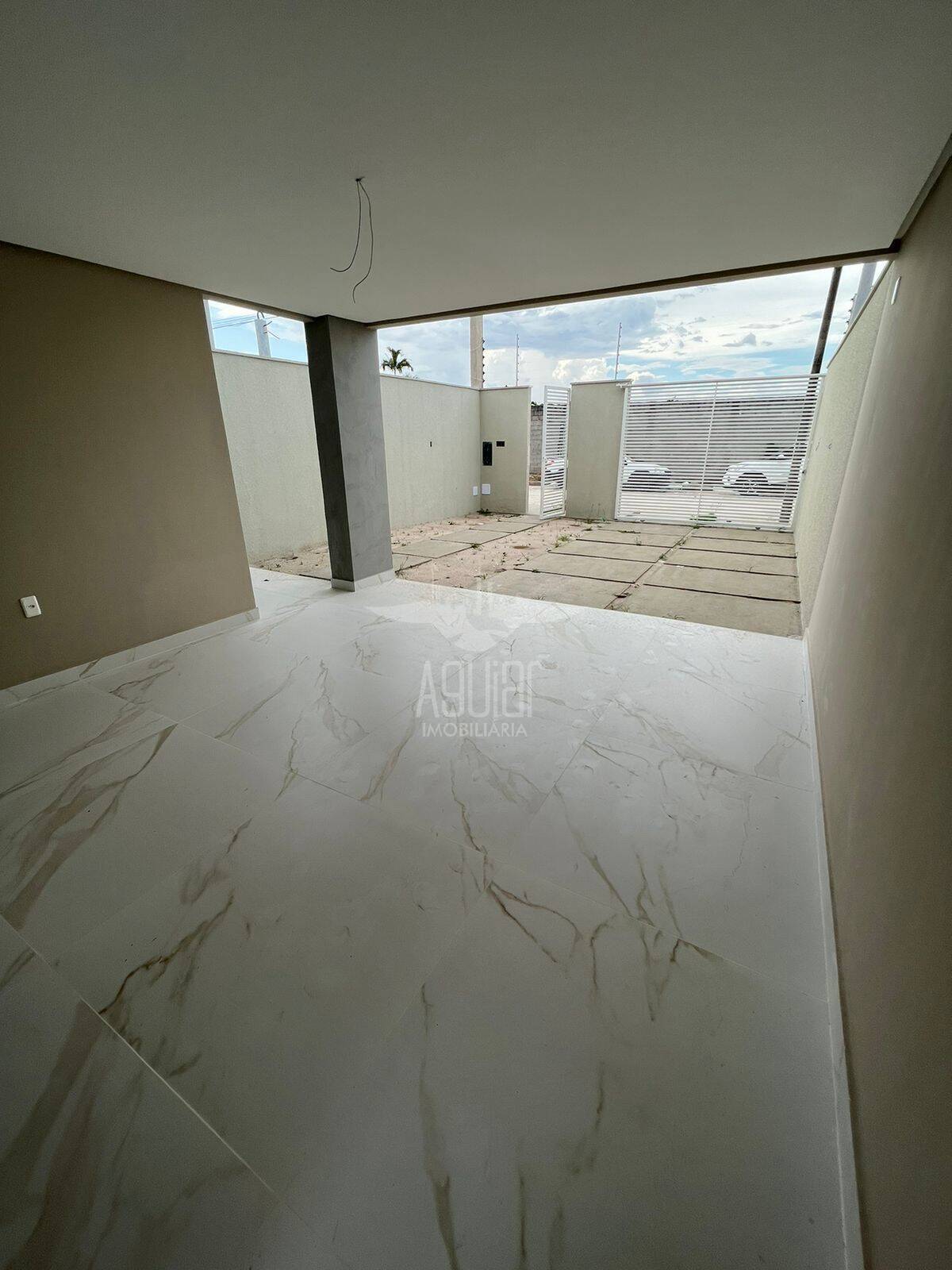 Casa à venda com 3 quartos, 172m² - Foto 2