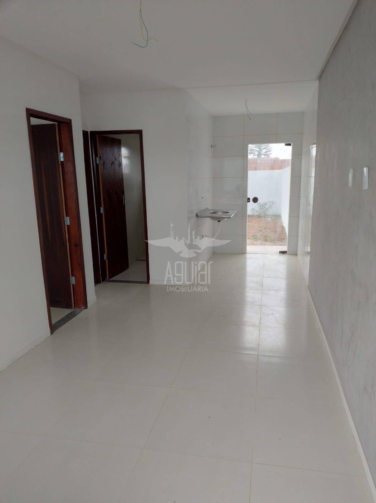 Casa à venda com 2 quartos, 41m² - Foto 3