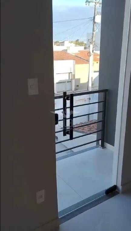 Casa à venda com 2 quartos, 67m² - Foto 13