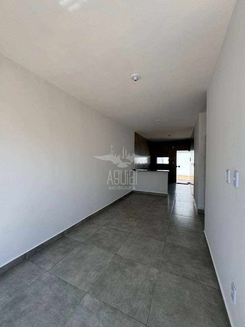 Casa à venda com 2 quartos, 59m² - Foto 4