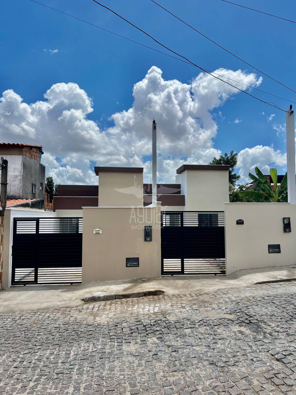 Casa à venda com 2 quartos, 60m² - Foto 1