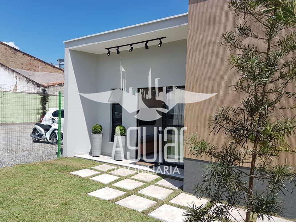 Casa à venda com 2 quartos, 53m² - Foto 2