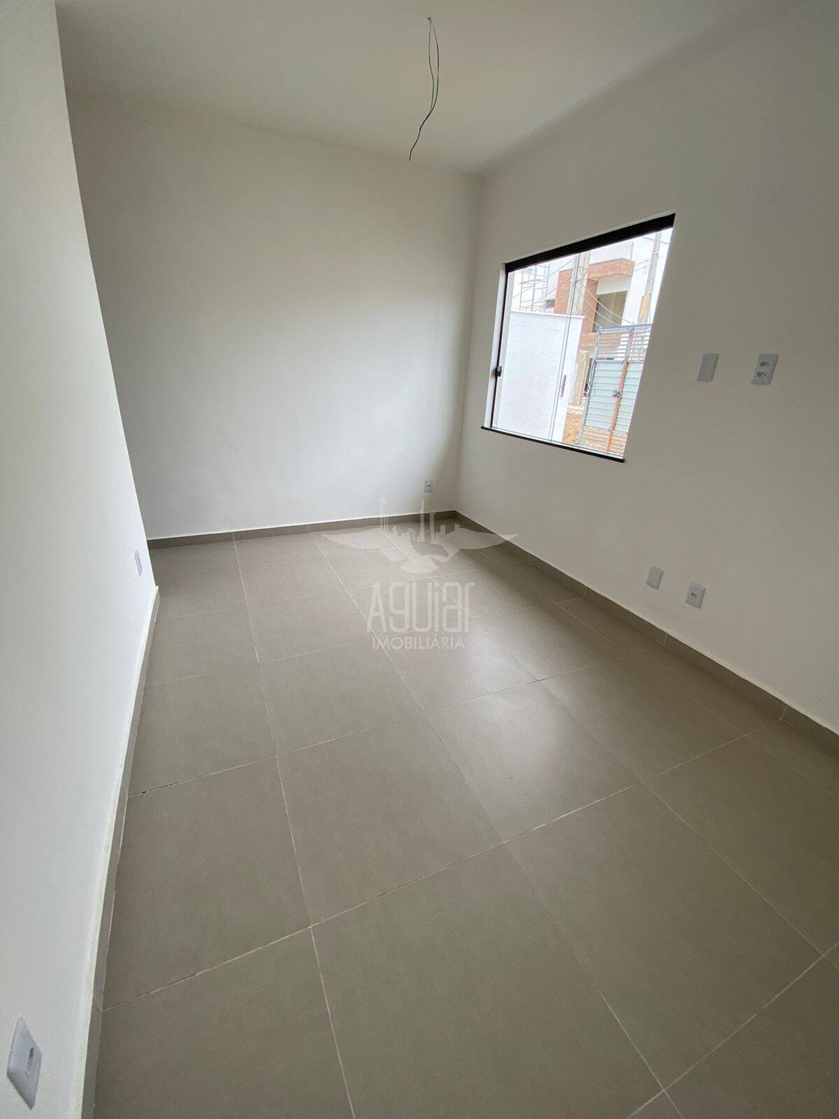 Casa à venda com 3 quartos, 69m² - Foto 11