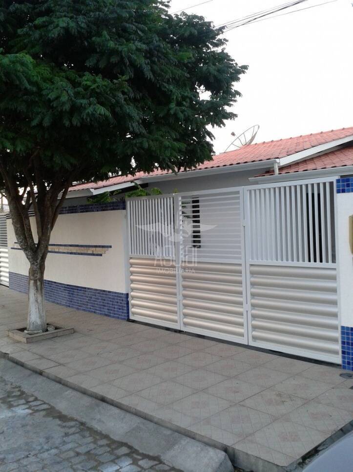 Casa à venda com 3 quartos, 1m² - Foto 2